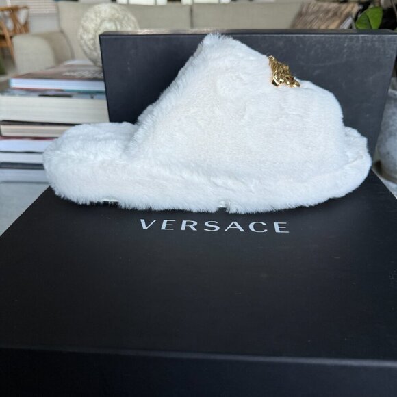 VERSACE Medusa Men's Lavender Faux Purple Slippers, sizes 43, 45 - Picture 5 of 13